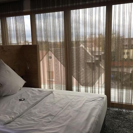 Hotel Zum Hirsch Wertingen Extérieur photo