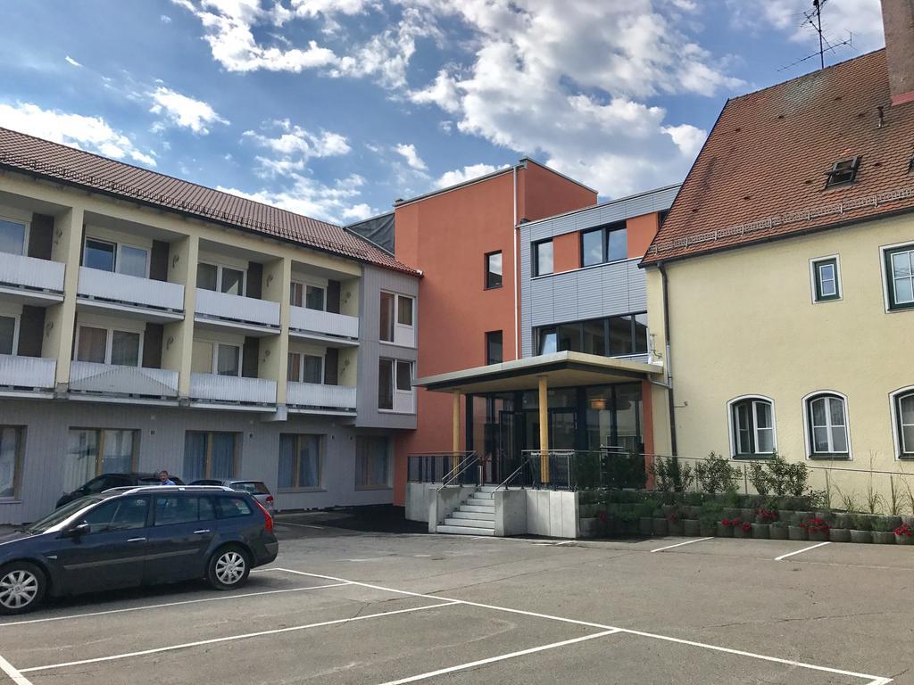 Hotel Zum Hirsch Wertingen Extérieur photo