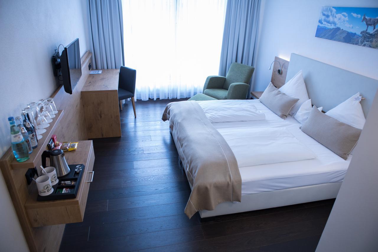 Hotel Zum Hirsch Wertingen Extérieur photo