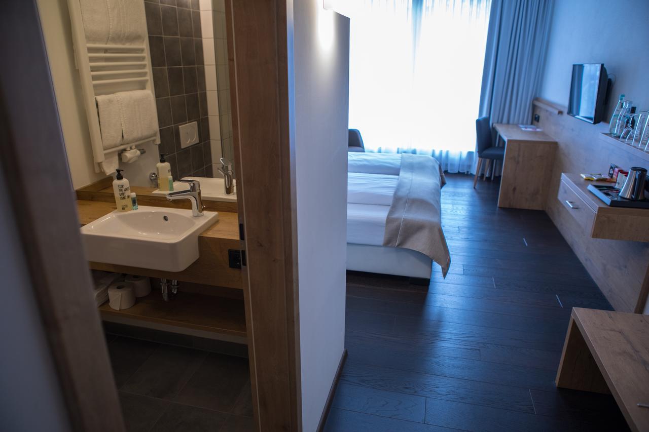 Hotel Zum Hirsch Wertingen Extérieur photo