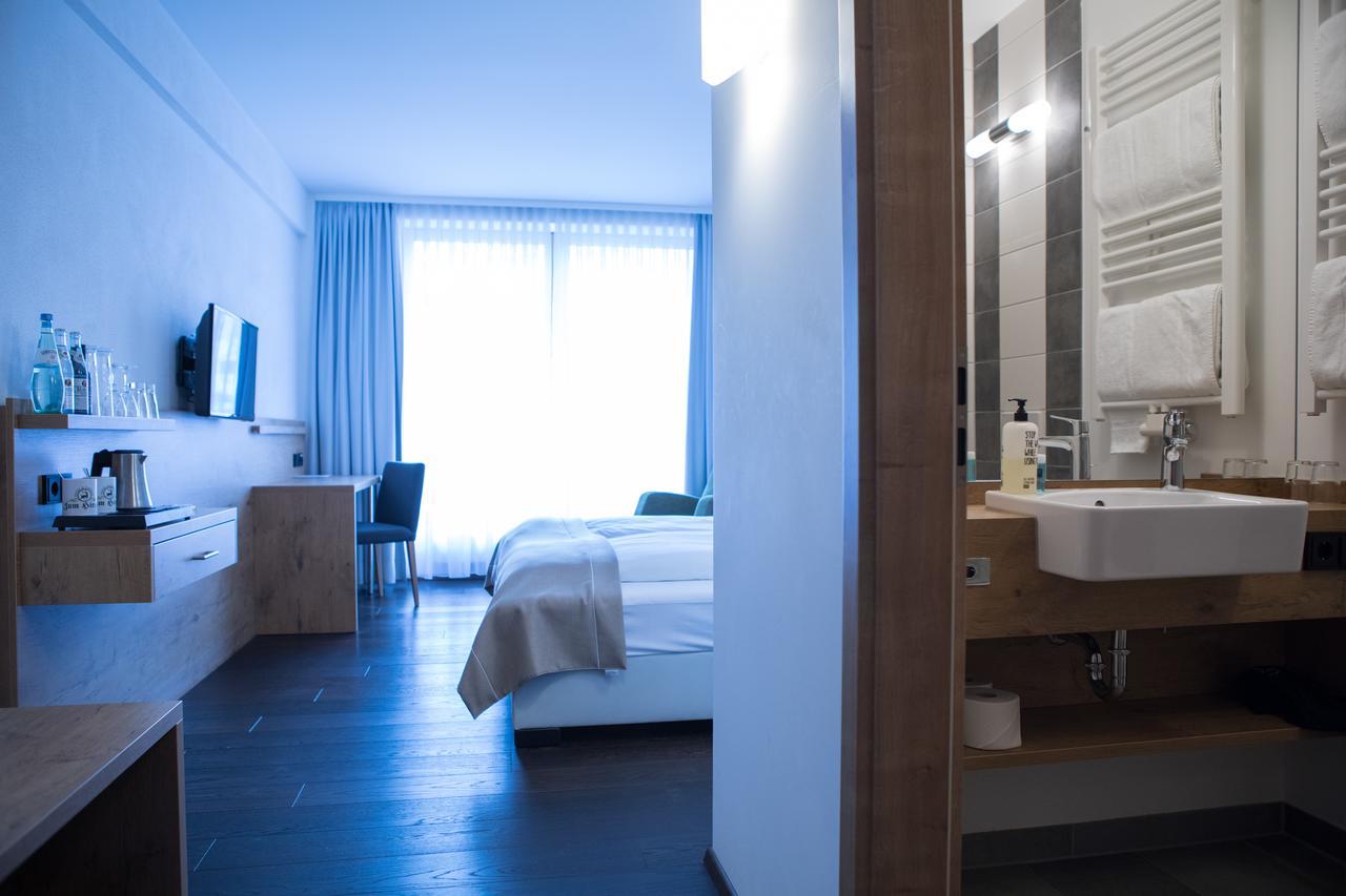 Hotel Zum Hirsch Wertingen Extérieur photo