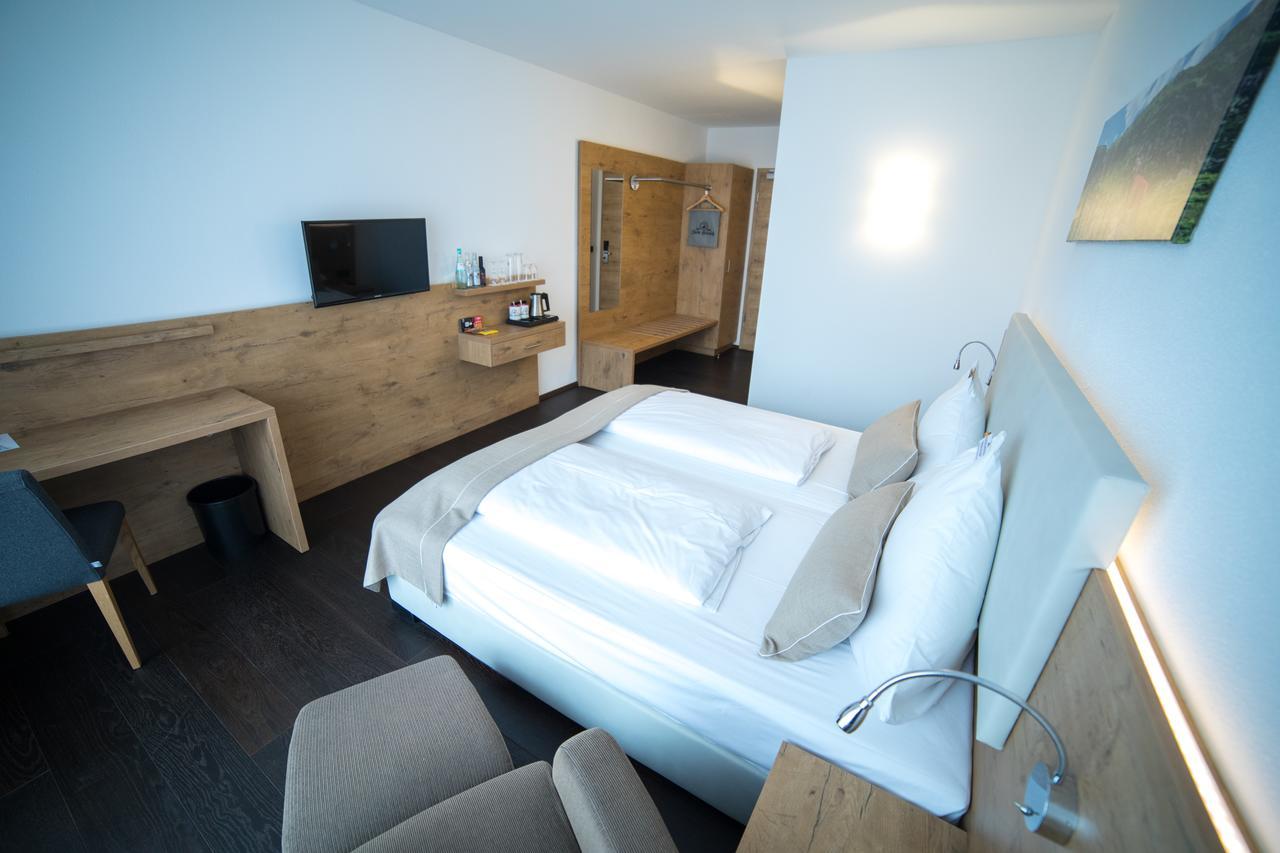 Hotel Zum Hirsch Wertingen Extérieur photo