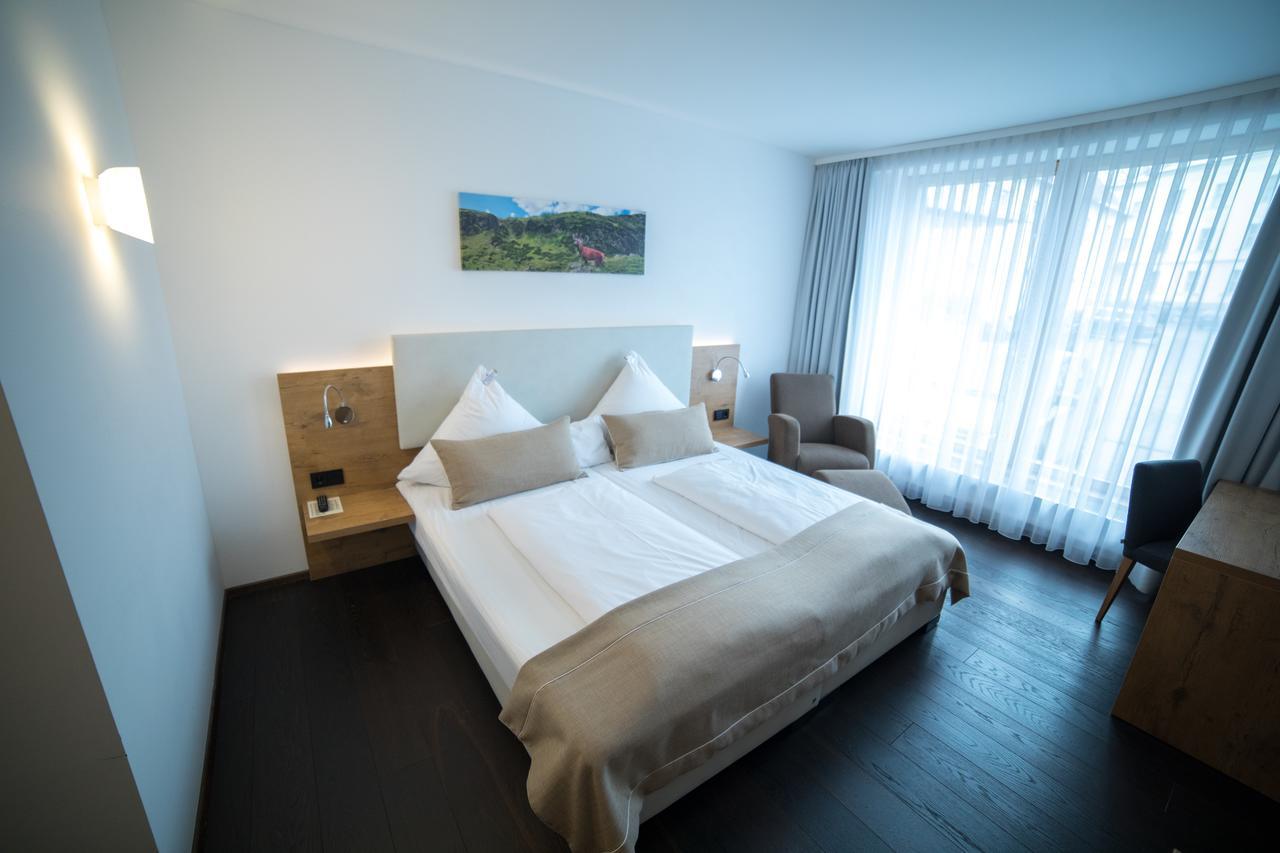 Hotel Zum Hirsch Wertingen Extérieur photo