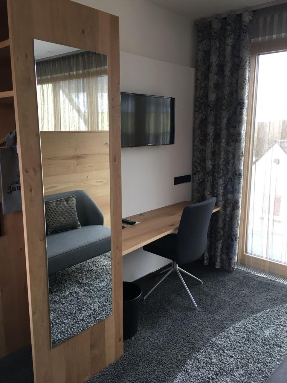Hotel Zum Hirsch Wertingen Extérieur photo